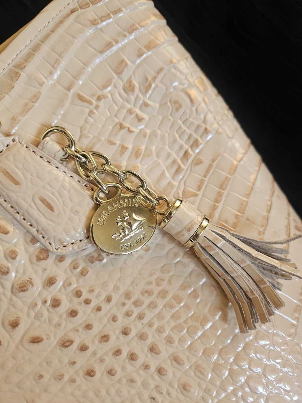 Brahmin Large Croc Embossed Leather Tote Cream Tan Shoulder Bag Tassel - Picture 4 of 9